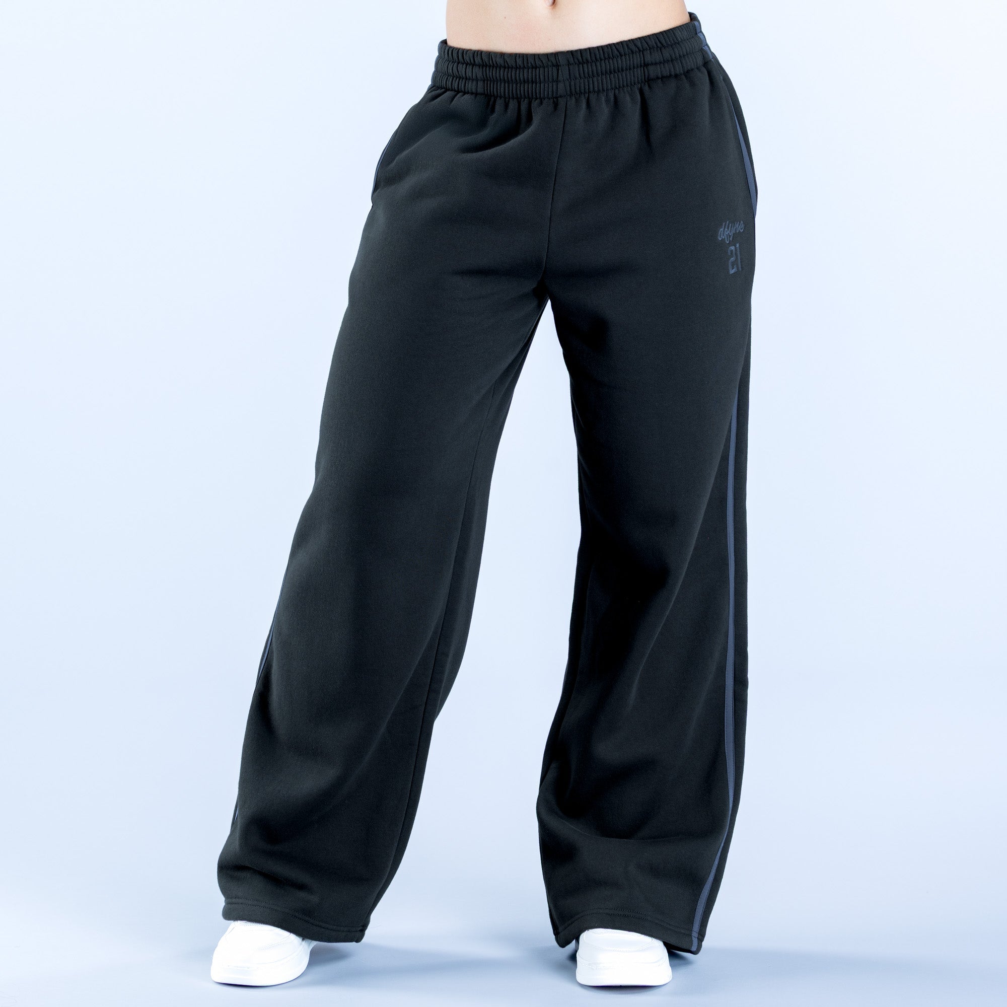 Wide Leg Jogger