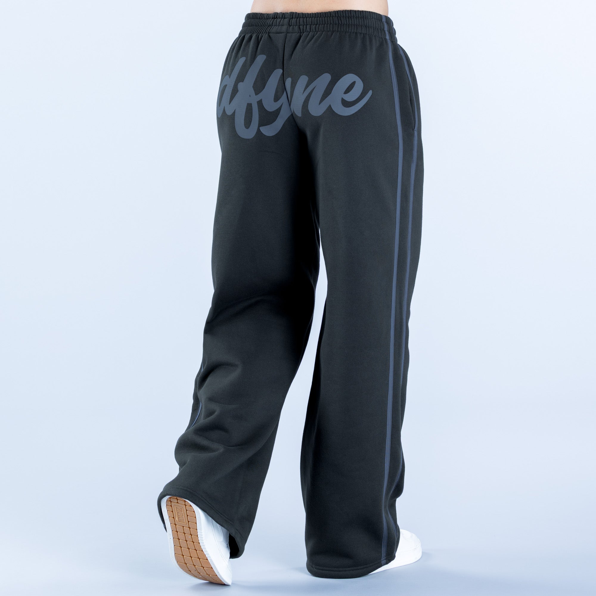 Wide Leg Jogger